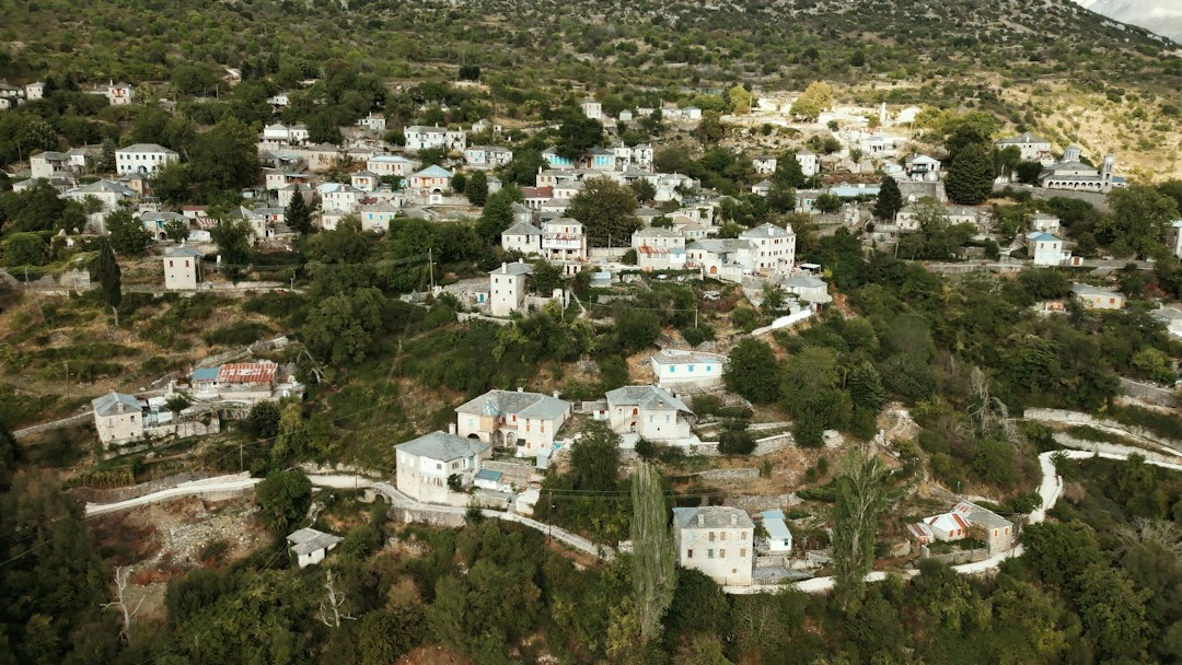 Ενδεικτική εικόνα παραδοσιακού ελληνικού χωριού για τον οδηγό Μεστών