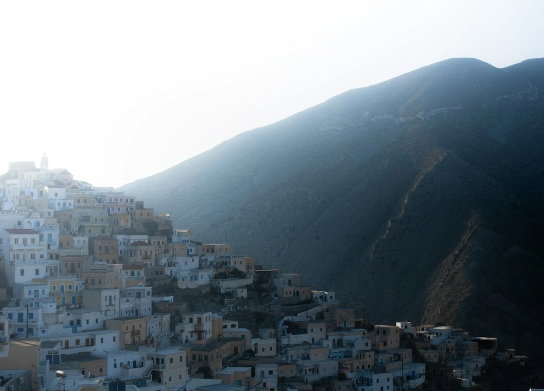 Ενδεικτική εικόνα ορεινού ελληνικού χωριού για τον οδηγό Ολύμπων
